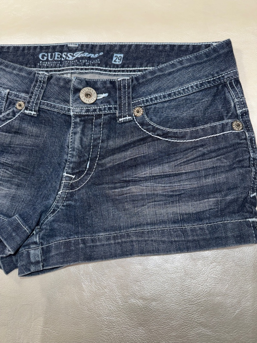 VTG Guess Jeans Dark Wash Denim Shorts - Black size 9 - Picture 2 of 5